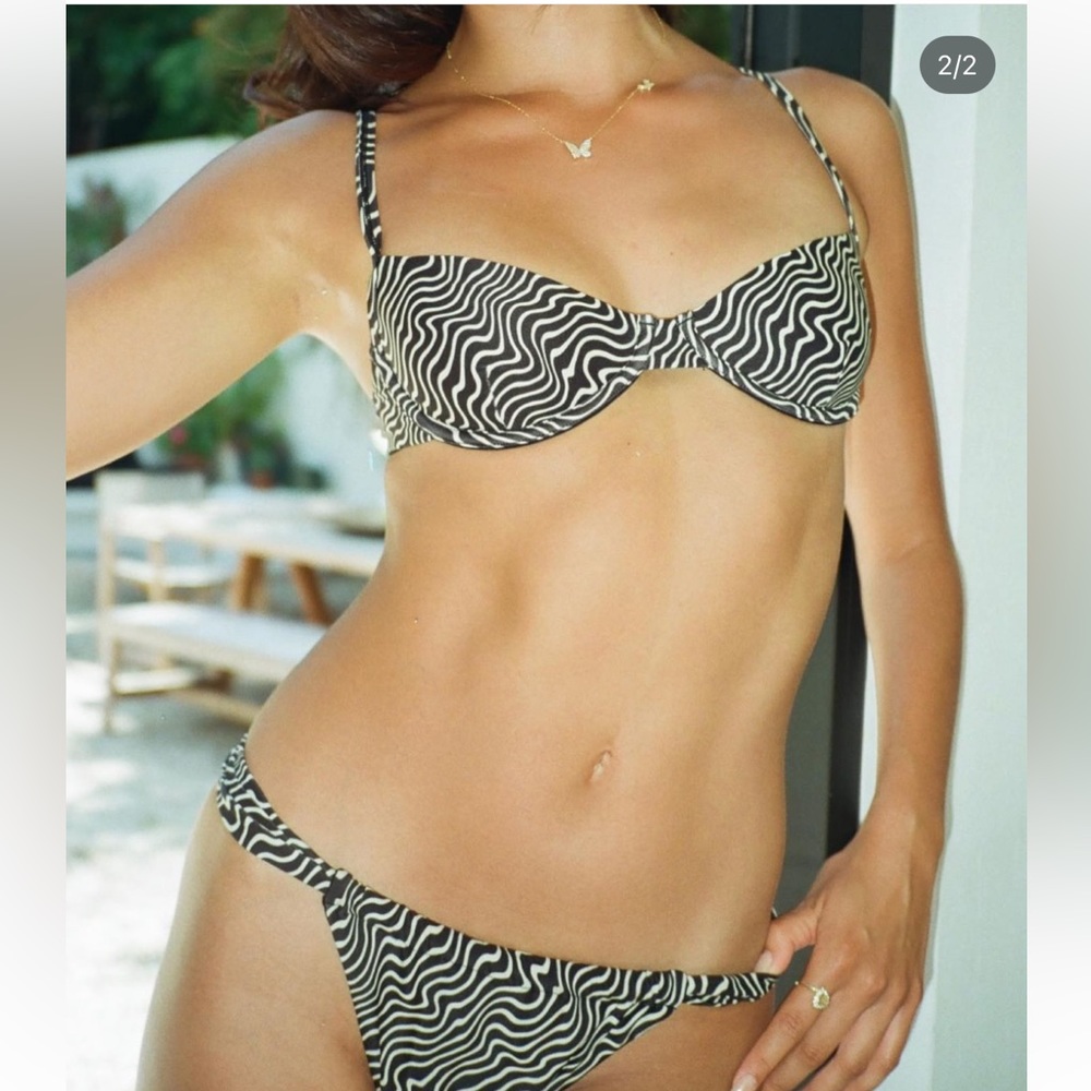 Monday Swimwear Capri Wave Set - Medium Capri Top & Capri Thong